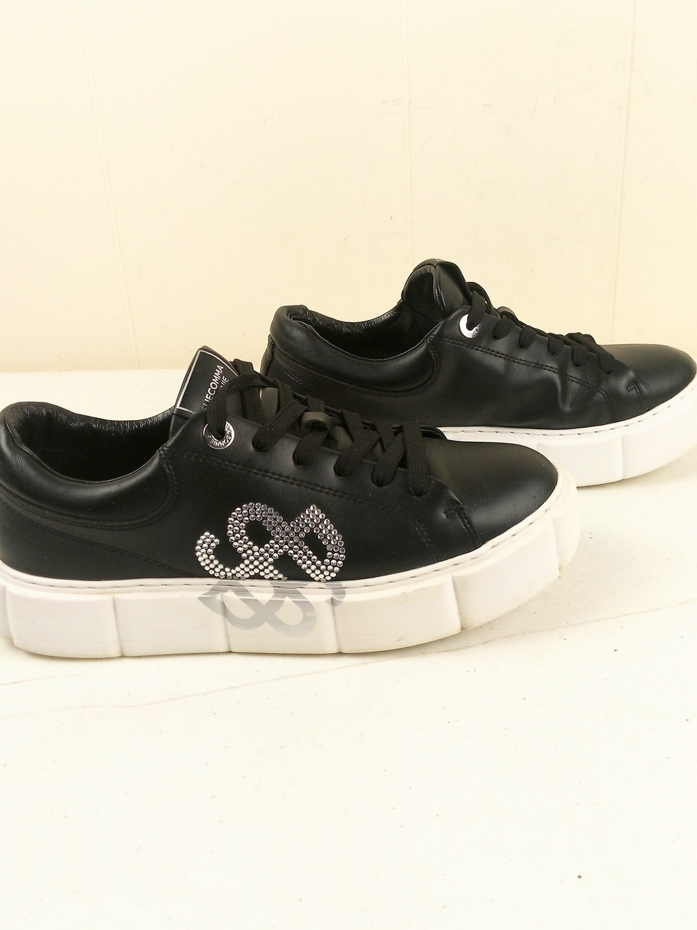 Suecomma Bonnie Platform Fashion Sneakers Size 8 Black Embellished Lace Up